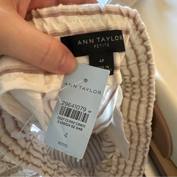 Ann Taylor Petite Striped Paperbag Waist Pants - Size 4P - Picture 9 of 9